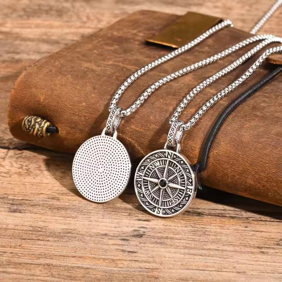 Quality Fashionable Medal Necklace Pendant Pirate Ship Compass Personality Men\'s Necklace Pendant Hip Hop Jewelry Trend Jewelry