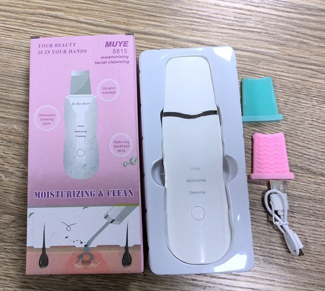 Ultrasonic Skin Scraper Pore Cleaning Facial Deep Cleaning Machine Suitable for Female and Male Beauty Instruments
