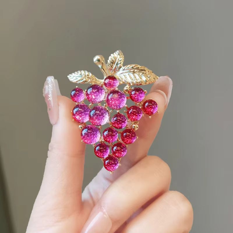 Fashion Purple Crystal Grape Skewers Brooch For Women Unisex Luxury Alloy Fruit Brooch Decoration Pin Casual Office Banquet Gift