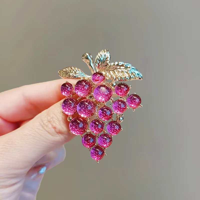 Fashion Purple Crystal Grape Skewers Brooch For Women Unisex Luxury Alloy Fruit Brooch Decoration Pin Casual Office Banquet Gift