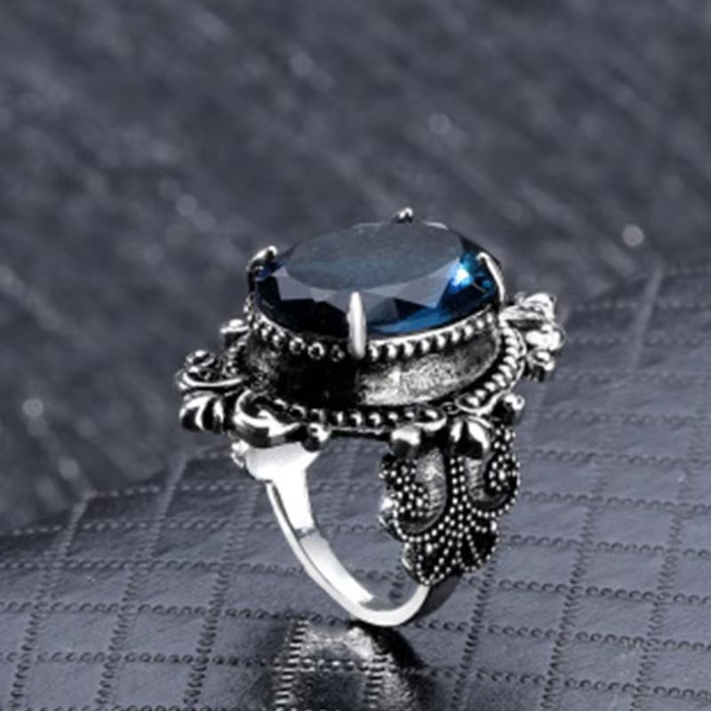 Carved Pattern Vintage Women Rings with Oval Blue CZ Stone Retro Female Rings for Party Chic Anniversary Gift New Jewelry