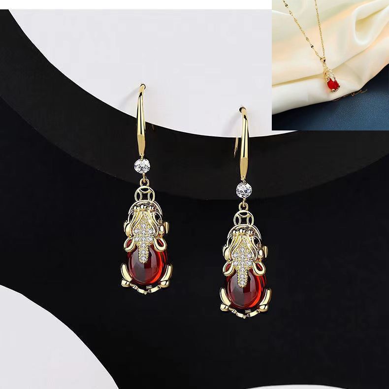 Fashion Pixiu Retro Earrings Female Trendy Cute Animal High-End Sense Elegant Lucky Lucky Atmospheric Red Stud Earrings Gift