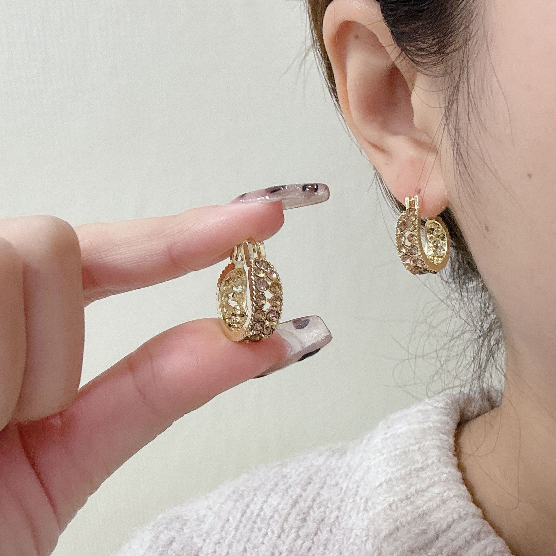 New Retro Champagne Color Rhinestone Hoop Earrings for Women Fashion Trend Elegant Temperament Girls Party Jewelry Birthday Gift