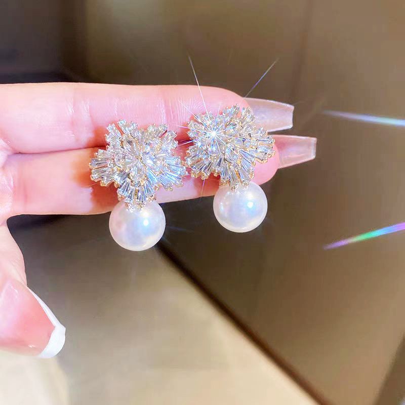 Light Luxury Imitation Pearl Earrings Women Fashion Zircon Crystal Earrings Snowflake Stud Earrings Jewelry For Party Wedding