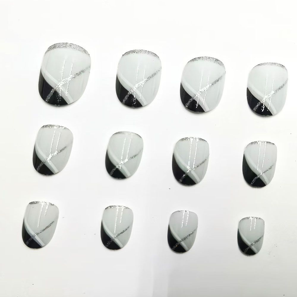 24 pieces per box Oval black and white line nail art, simple and high-end glitter, wearable nail patch, detachable spicy girl fake nail