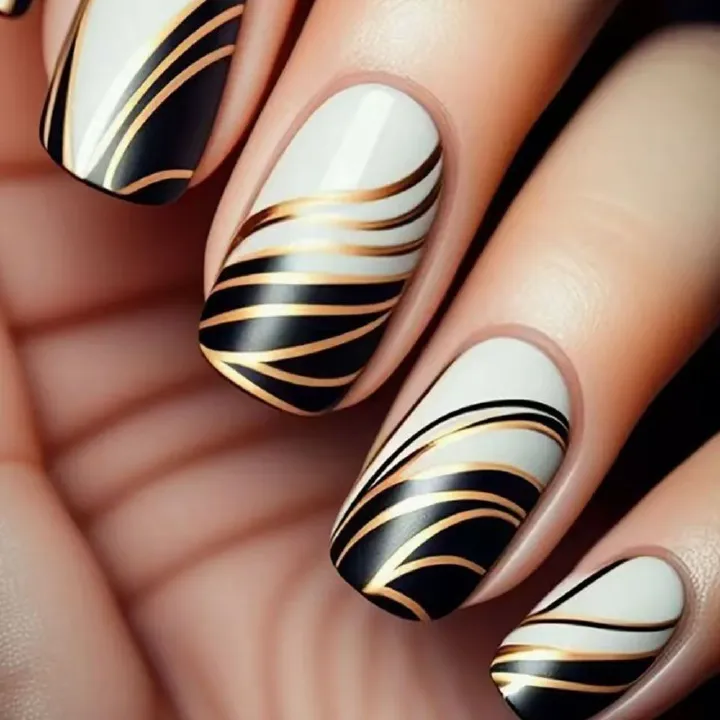 24 pieces of European and American French line patterns, black and white nail art, gold lines, high-end sense, fake nails, wearable nails, removable nail art pieces, nail art pieces, short almond nail
