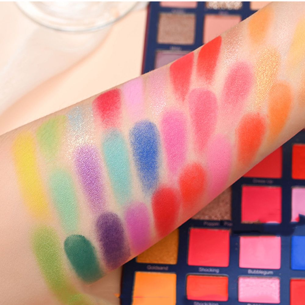 Clearance Sale 68 color eye shadow disc cos stage makeup pearlescent color makeup disc high gloss powder blusher eye shadow integrated disc