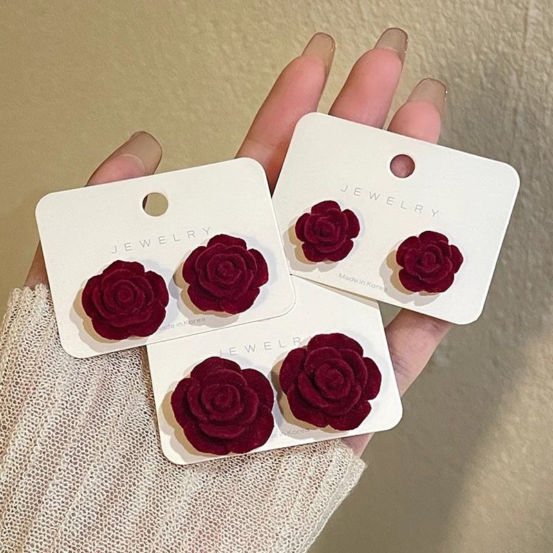 Vintage velvet rose earrings, artistic French wine red, high-end, fairy like, beautiful and niche ear accessories