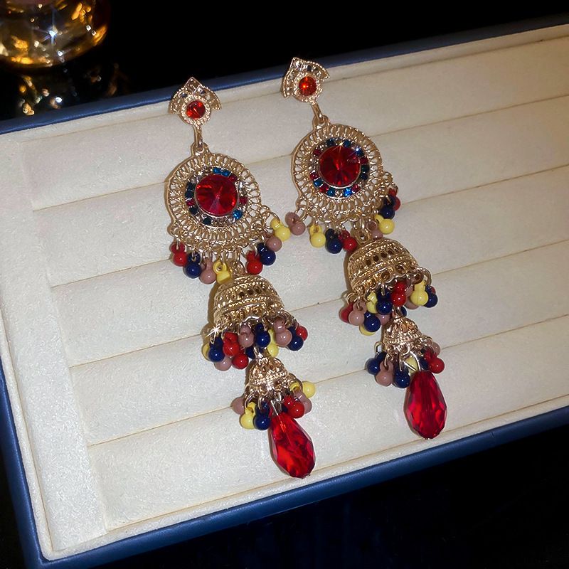 Vintage high-end silver needle women's diamond inlaid flower earrings with exaggerated European and American temperament earrings, light luxury niche accessories