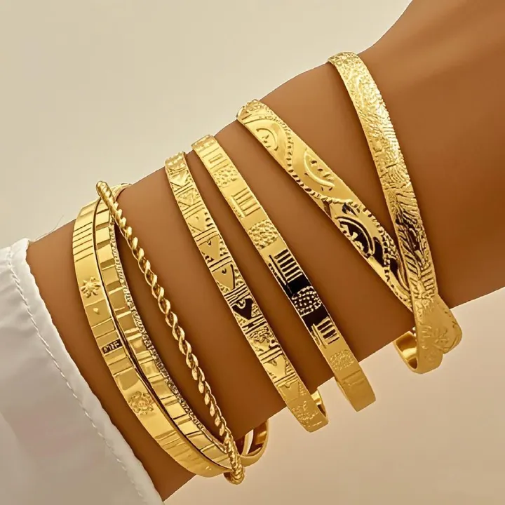 7 bracelets in one bag New European and American retro multi-layer  pattern bracelet women's set 7 multi-layer chains fashionable light luxury alloy hand jewelry