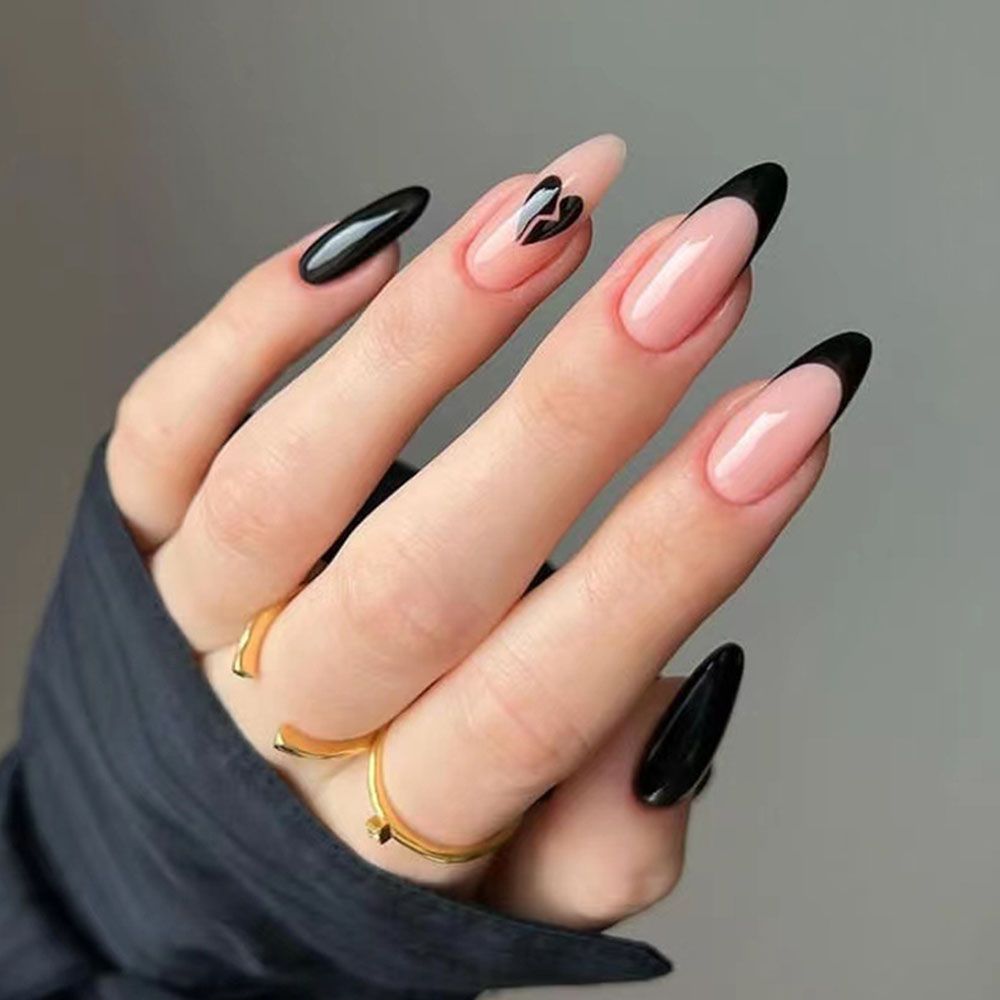 Valentine's Day nail art with French temperament, black heart-shaped French high-end peach heart nail stickers, finished nail art, 24 piece box, armored sheet