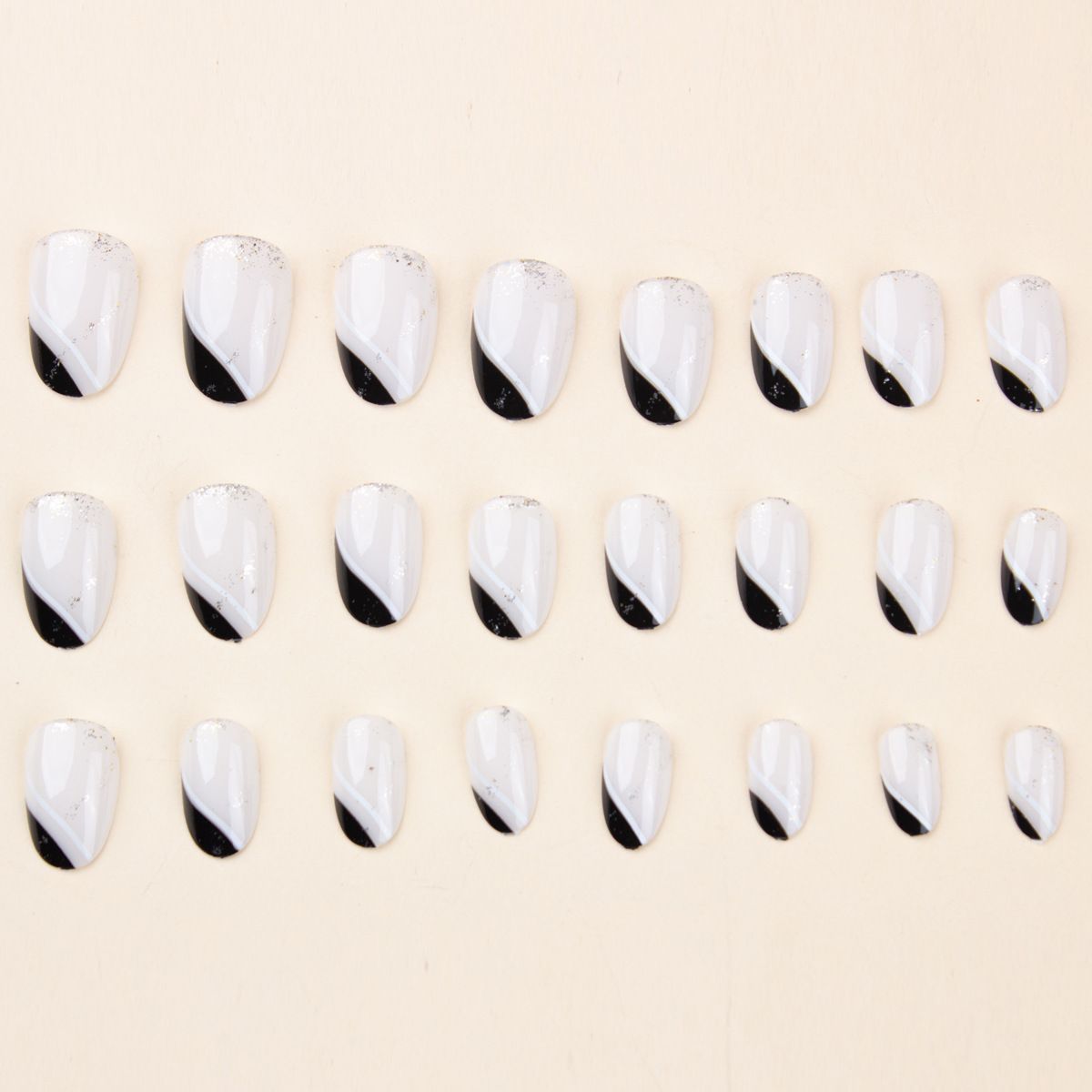 24 pieces per box Oval black and white line nail art, simple and high-end glitter, wearable nail patch, detachable spicy girl fake nail