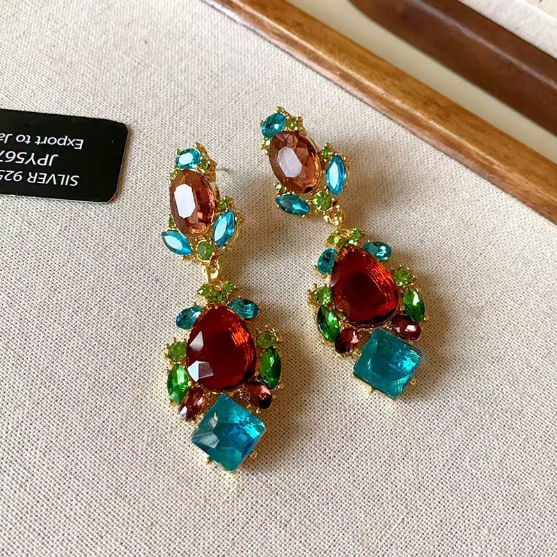 Clearance Sale Diamond studded water droplet necklace earring set pendant, luxurious and high-end collarbone chain accessory