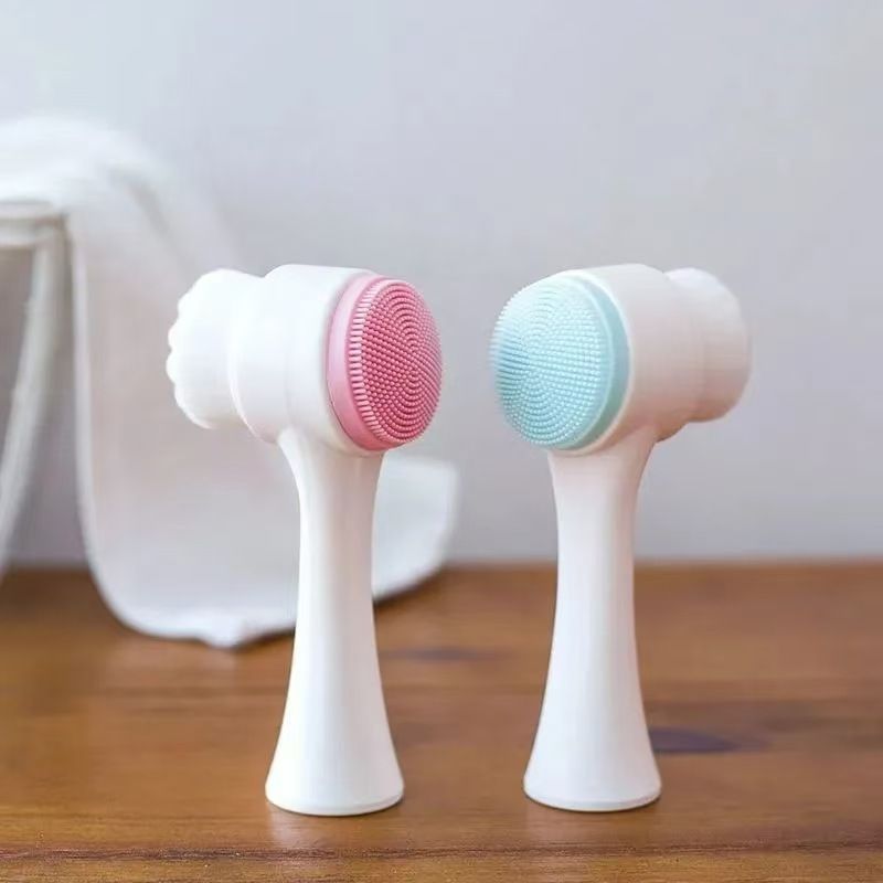 Double sided facial brush with soft bristles and silicone facial cleanser, manual cleansing brush, facial cleansing tool, deep pore cleaning device