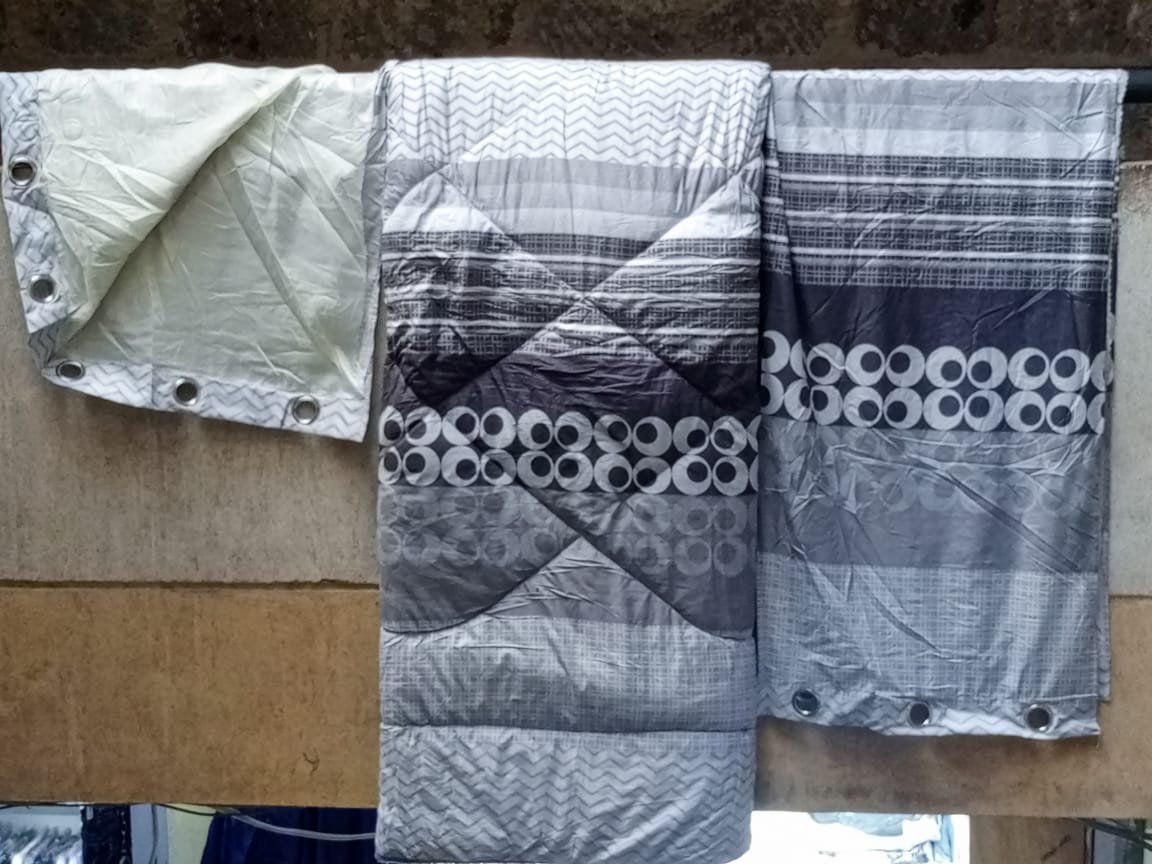 High Quality 7 Pc Curtain Duvets, 7 Piece Duvet With Curtain Bedding Set / Complete Bedding Ensemble.