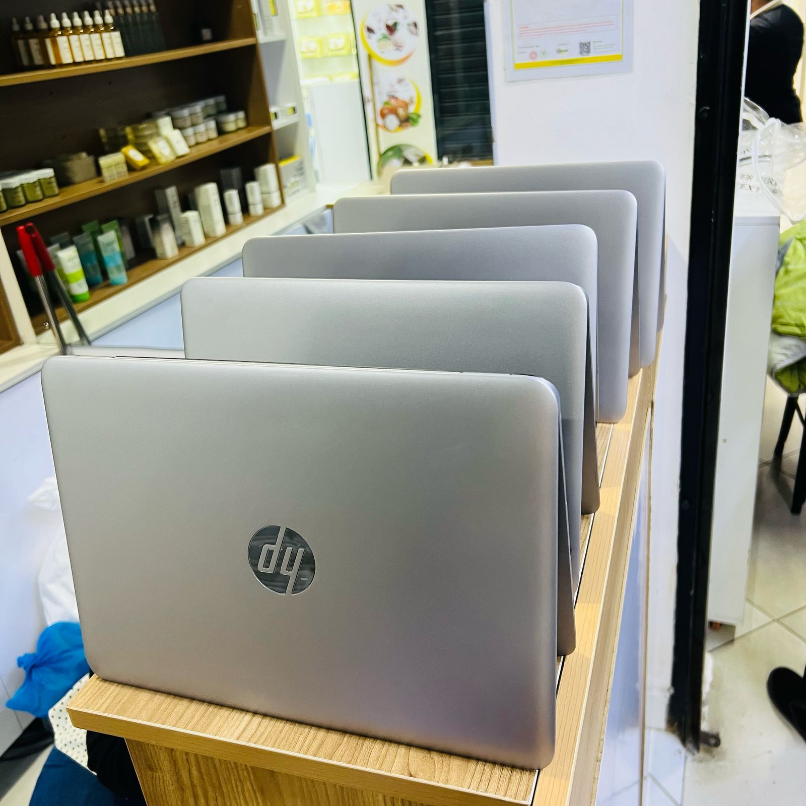 BEST PERFORMING HP ELITEBOOK 840 6TH GENERATION INTEL COI5 8GB RAM MEMORY 256GB SSD 14INCHES SILVER COLOR LAPTOP