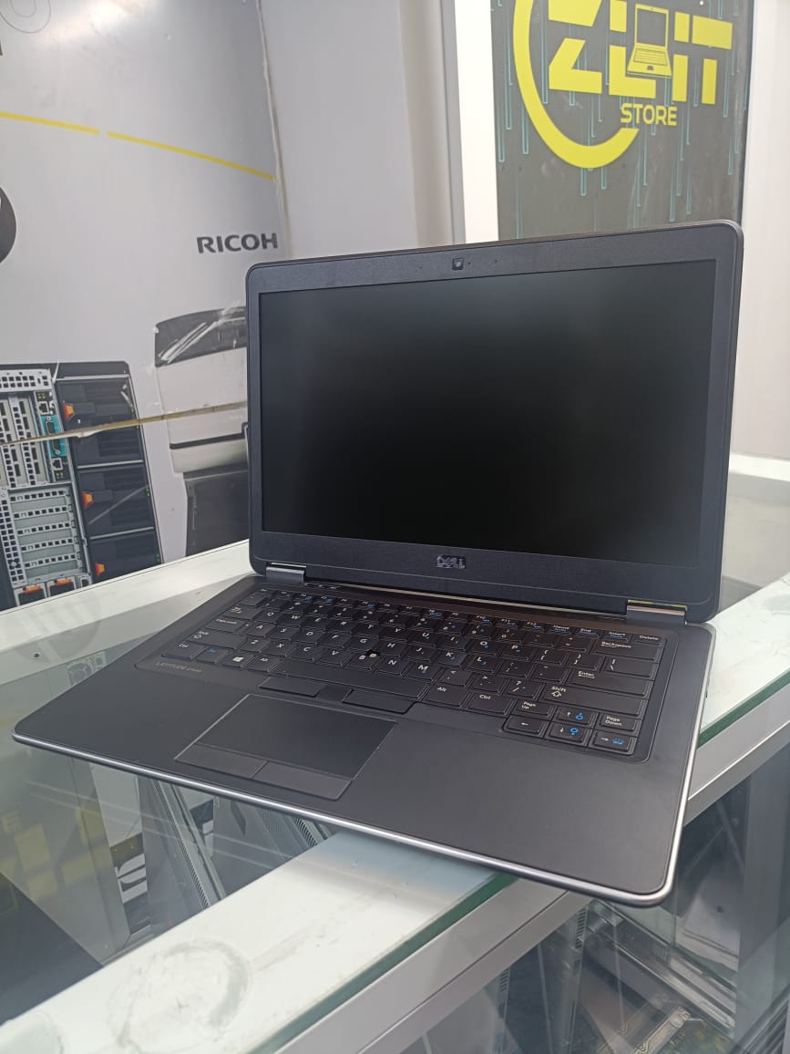 INNOVATIVE DELL LATITUDE 7440 INTEL CORE I5 8GB RAM MEMORY 256GB SSD 14INCHES SILVER COLOR EASILY PORTABLE