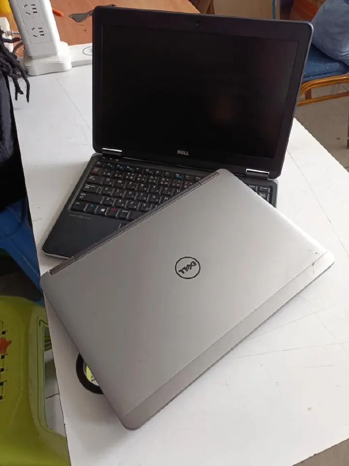 Dell Latitude E7240 Ultrabook PC – Intel Core i5-4300U 1.9GHz 8GB 500gb hdd Windows 10 Professional