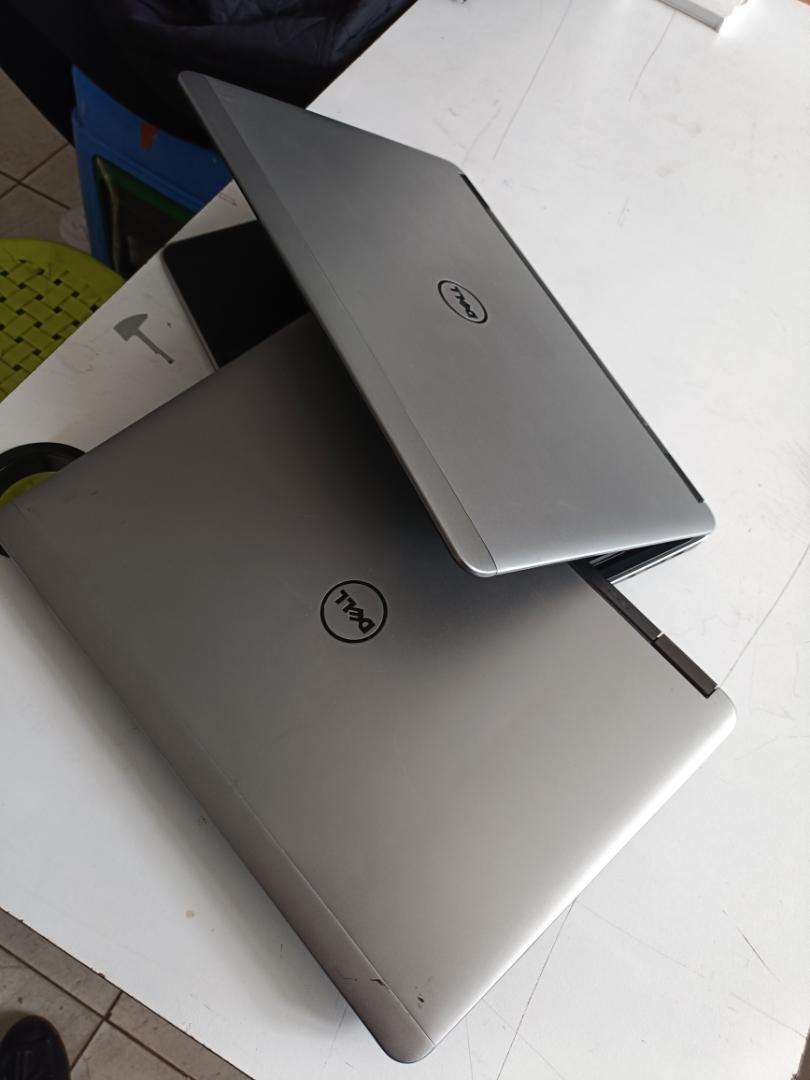 Dell Latitude E7240 Ultrabook PC – Intel Core i5-4300U 1.9GHz 8GB 500gb hdd Windows 10 Professional