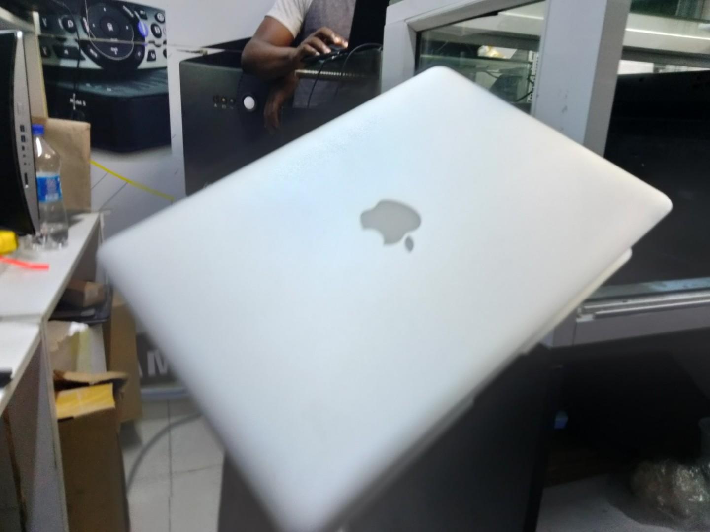 lowest priced laptop MacBook Air mid 2013 coi7 with 8gb ram memory 256gb ssd with Mac os