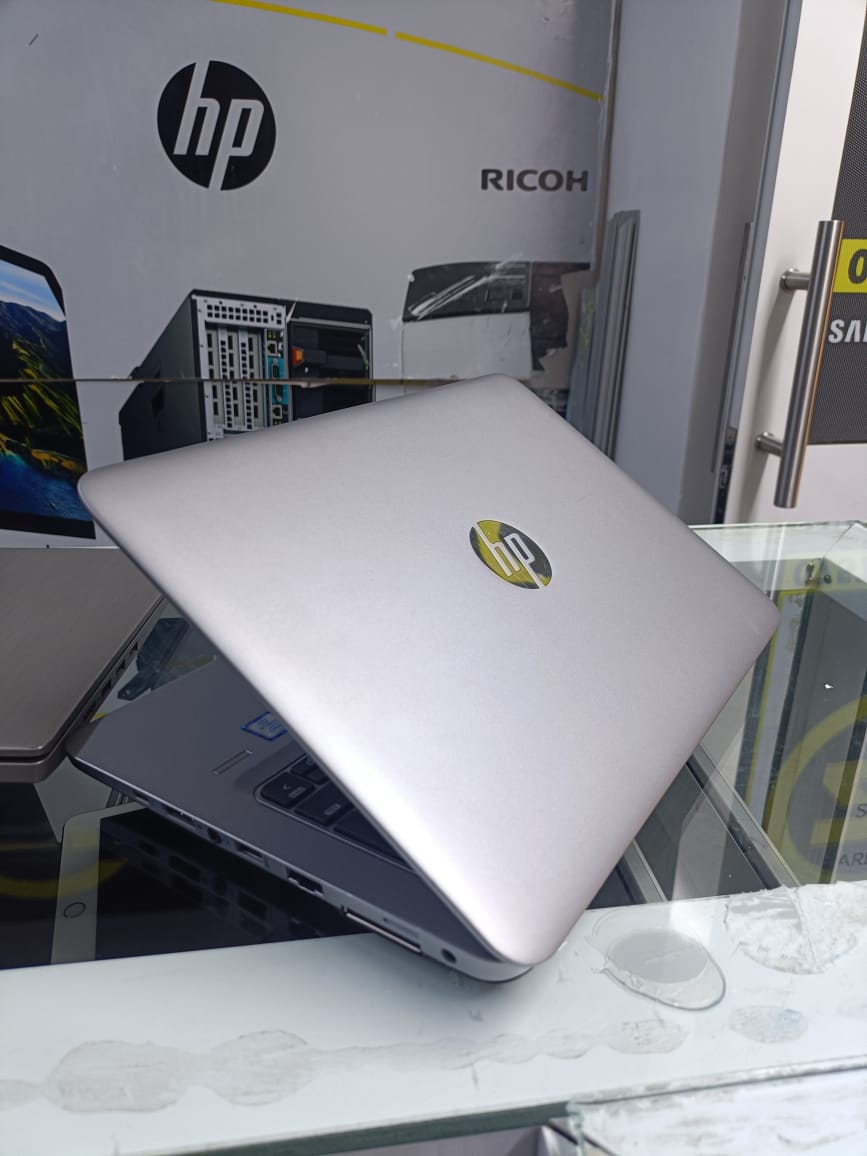 HP EliteBook 820 G3 | Core i5 6th Gen | 8GB RAM | 256GB SSD | Ultra-Slim Business Laptop – Reliable, Portable, and Powerful for Professionals
enjoy seamless multitasking and quick data access