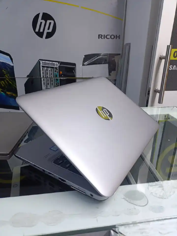 HP EliteBook 820 G3 | Core i5 6th Gen | 8GB RAM | 256GB SSD | Ultra-Slim Business Laptop – Reliable, Portable, and Powerful for Professionals
enjoy seamless multitasking and quick data access