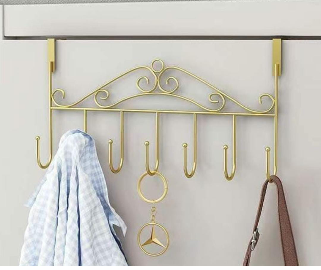 ▪️ *OVER THE DOOR HANGERS* 

▪️ *MATERIAL: METAL* 

▪️ *7 hooks*

▪️ *USAGE: Bathroom, Kitchen, Bedroom* 

▪️ *Measurements: 42 × 23 × 4.7cm* 

🔹️ *QUANTITIES AVAILABLE* *Gold color* white,black  bro