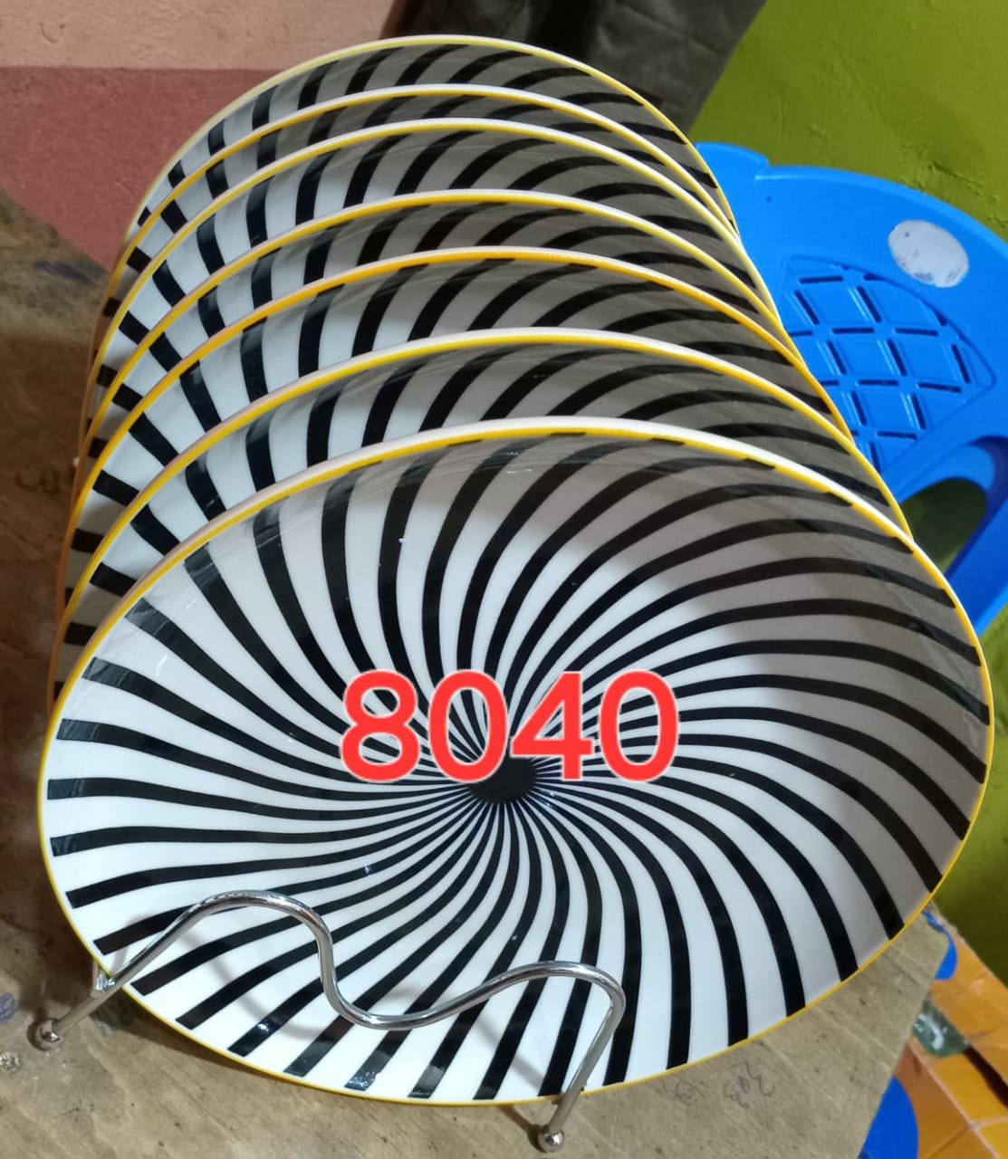 6 PCS CERAMIC ROUND DINNER PLATES The modern kitchen needs the right kitchen utensils and appliances to create an inviting atmosphere. We brings you this perfect dinner plate with a premium quality