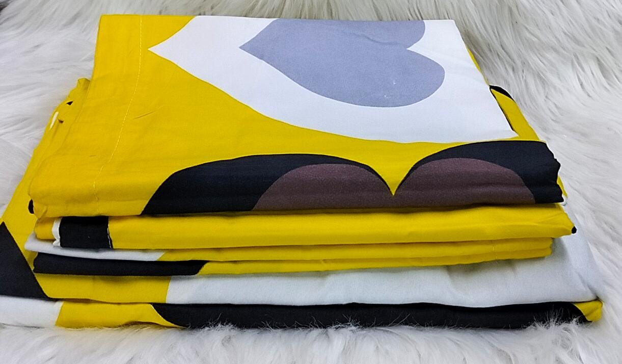 6 pc Bedsheets, provides luxurious comfort for your bed. Made with 100% cotton, it includes 2 bedsheets, 4 pillow cases, and is available in a size of 6by6