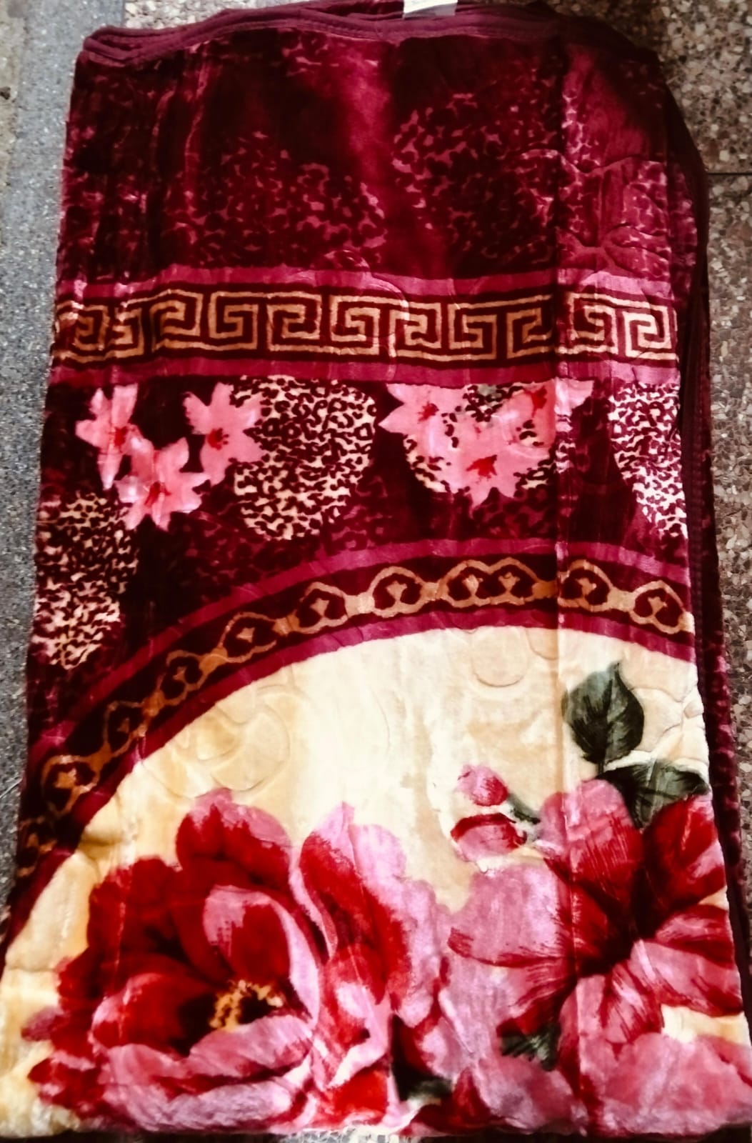 6*6 Single ply Blankets. Latest design home Heavy Duty Blanket - fleece blankets which are Durable and environmentally friendly. Ideal for any season, they are easy to clean.