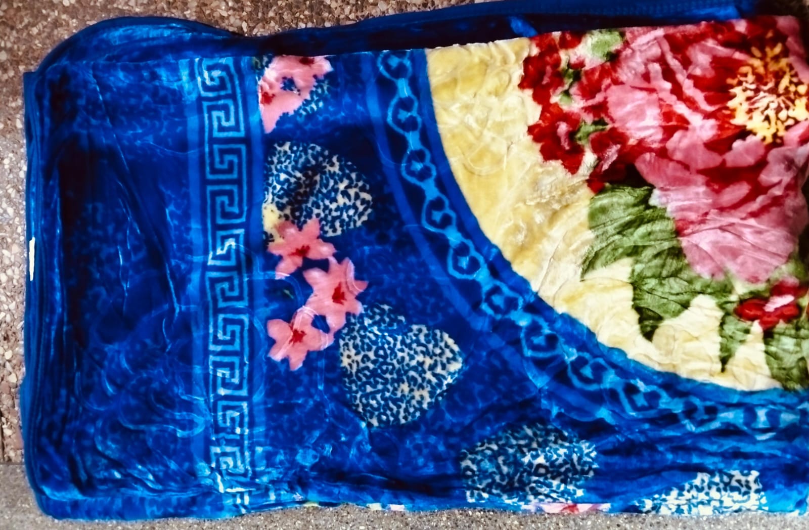 6*6 Single ply Blankets. Latest design home Heavy Duty Blanket - fleece blankets which are Durable and environmentally friendly. Ideal for any season, they are easy to clean.