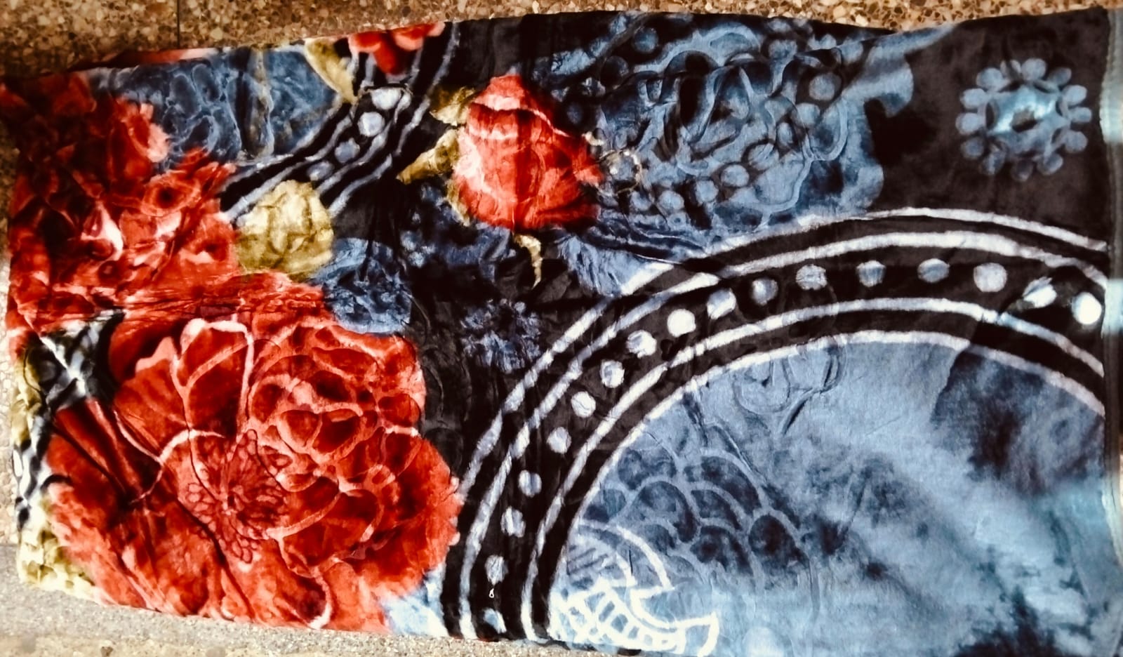 6*6 Single ply Blankets. Latest design home Heavy Duty Blanket - fleece blankets which are Durable and environmentally friendly. Ideal for any season, they are easy to clean.