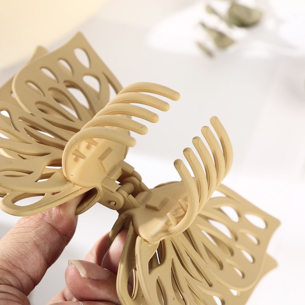 Butterfly Hair Claw Clip Women's Extra Large Hair Claw Hollow Butterfly Hair Clip Women's Girl Party Hair Accessories 1 Piece C-359