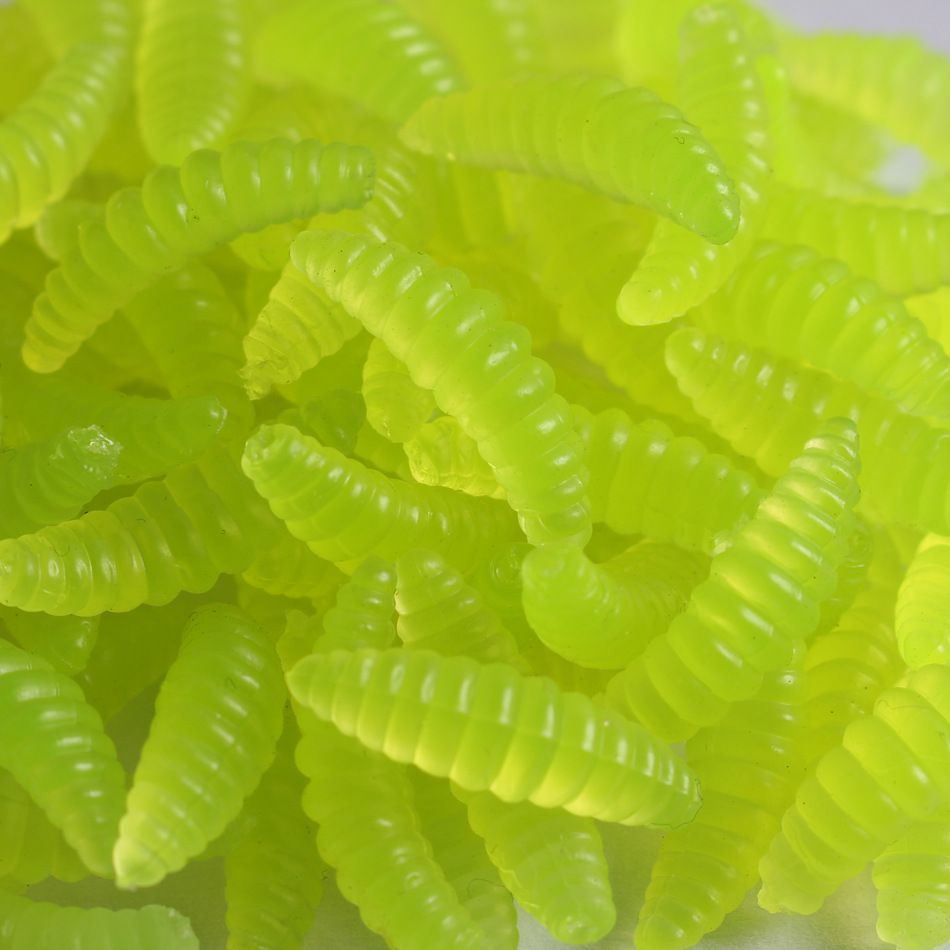 50pcs/bag 2cm Maggot Grub Soft Fishing Lure Hooks Smell Worms Glow Shrimps Fish Lures Fake Earthworm Bait &E-1039