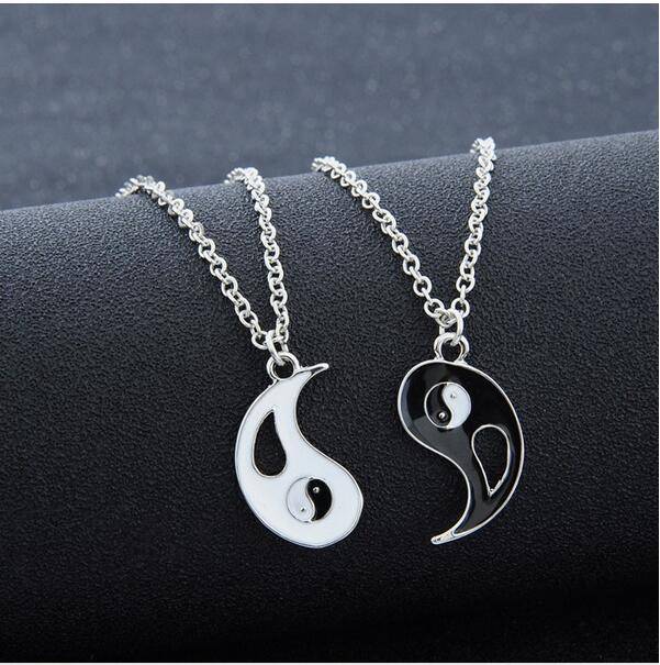 2pcs Black White Best Friends Couples Lover Necklaces XL4