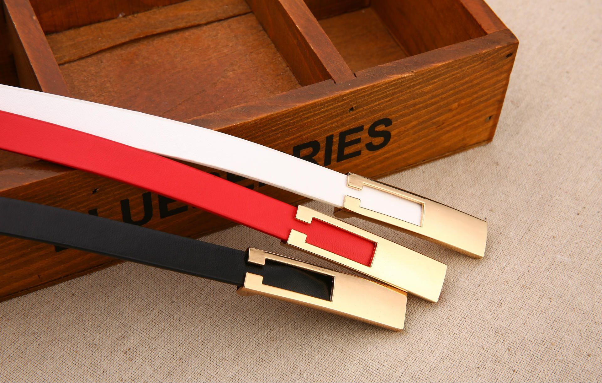 Metal Buckle Thin Belt Fashion Wild Women Leather Belt Black White Red Straps Waistband Female Dress Accessories &