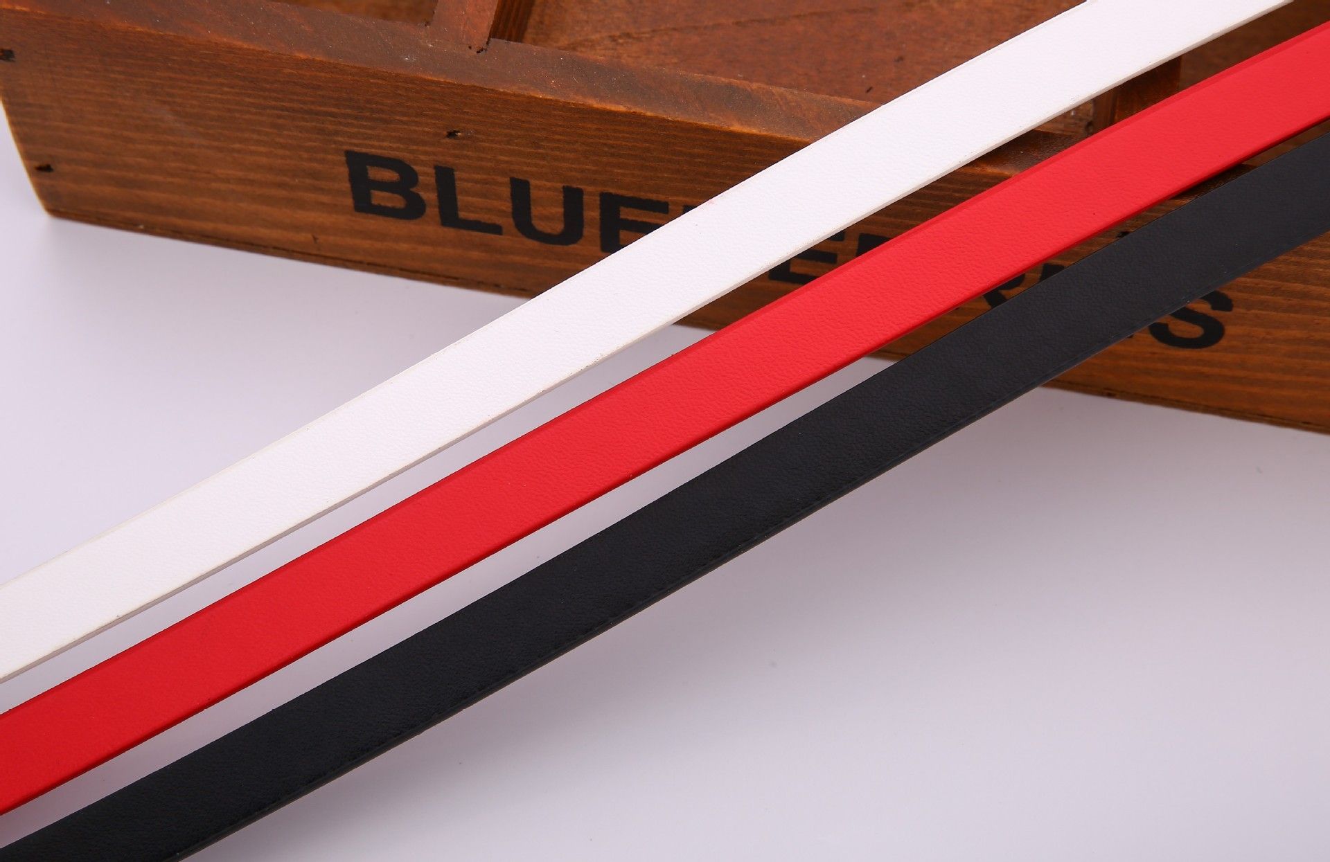 Metal Buckle Thin Belt Fashion Wild Women Leather Belt Black White Red Straps Waistband Female Dress Accessories &