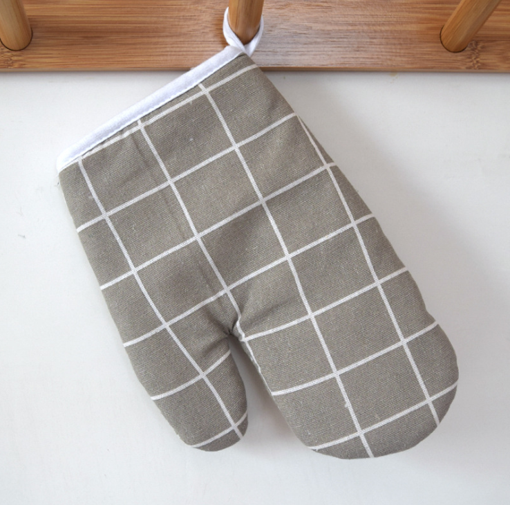 2pcsHigh temperature heat resistant gloves Thickened insulated kitchen oven microwave anti-scalding gloves Baking tools