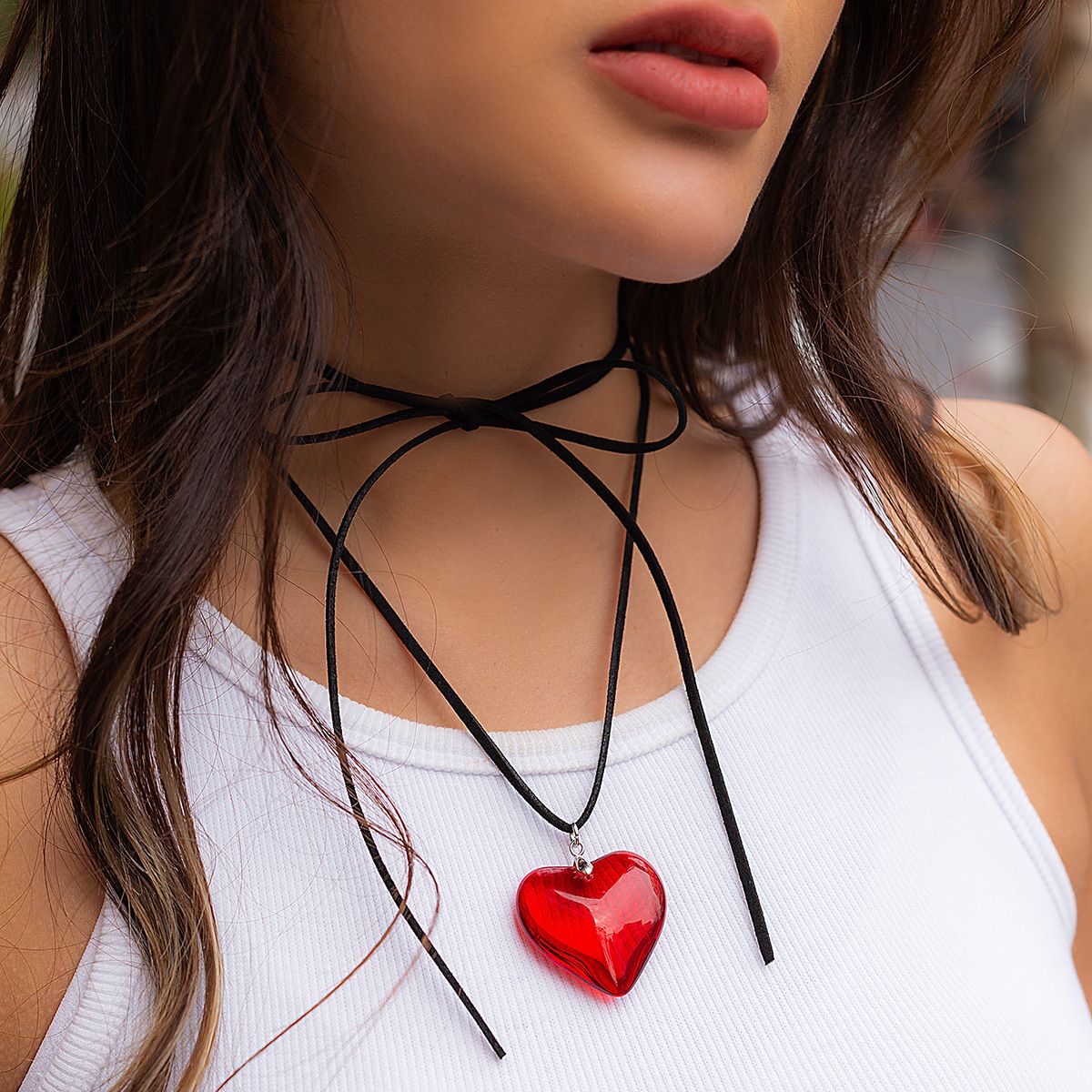Goth Black Velvet Big Heart Pendant Choker Necklace for Women Elegant Weave Knotted Bowknot Adjustable Chain New Year Jewelry