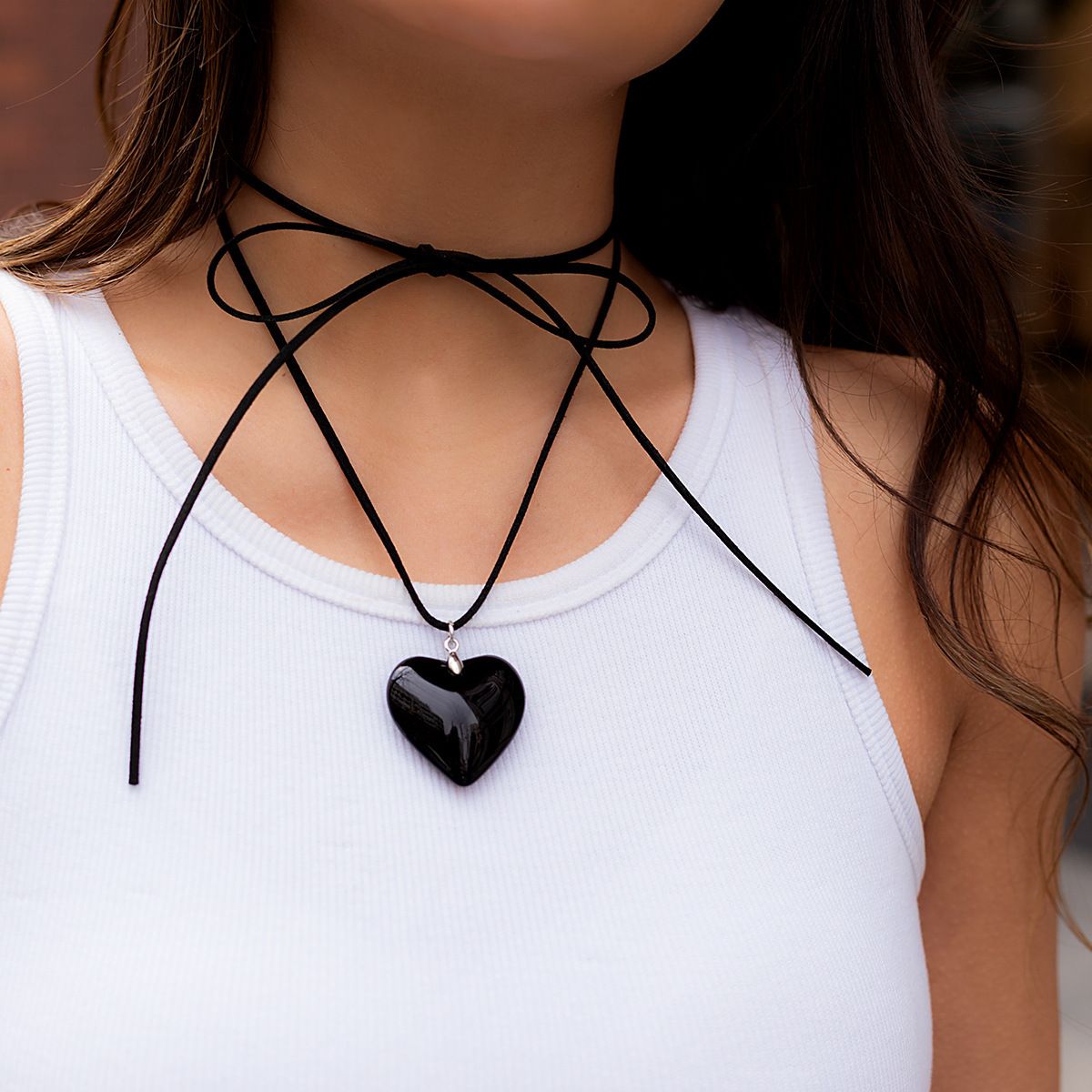 Goth Black Velvet Big Heart Pendant Choker Necklace for Women Elegant Weave Knotted Bowknot Adjustable Chain New Year Jewelry