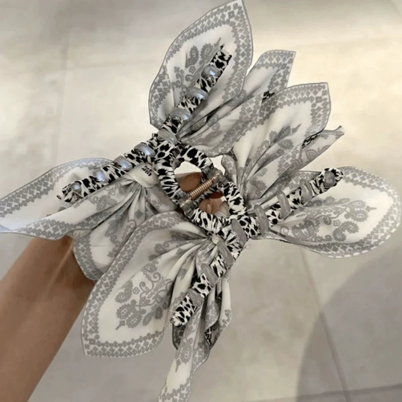 1PC Double-sided cashew flower love grabbing clip, bow hair clip, summer vacation shark clip, fashionable ponytail clip