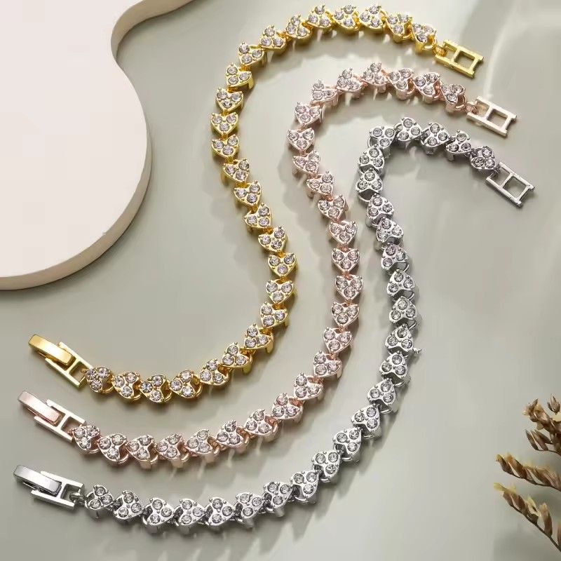 Luxury Roman Crystal Bracelet for Women New Fashion Heart Chain Charm Rhinestone Bangle Wedding Bridal Jewelry Accessories Gifts