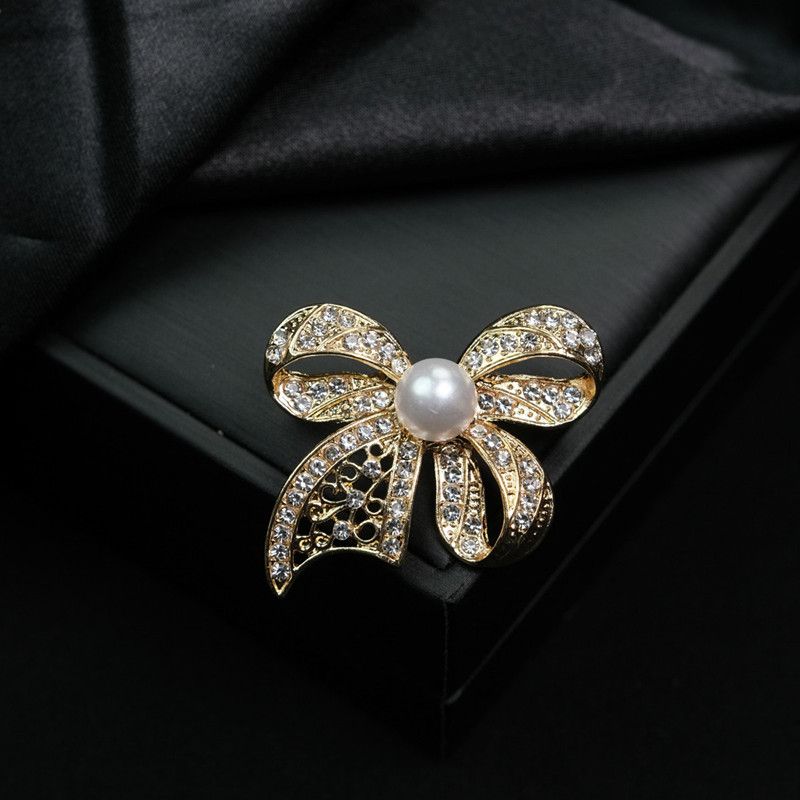 Rhinestone Bow Brooches for Women Unisex Pearl Bow Knot Pins Banquet Party Backpack Gifts Jewelry Accessories