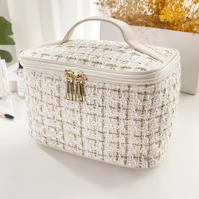 Fashion Small Fragrance Cosmetic Bag Female Large Capacity Portable Ins High Value New Travel Cosmetics Washing Storage Bag Bag
