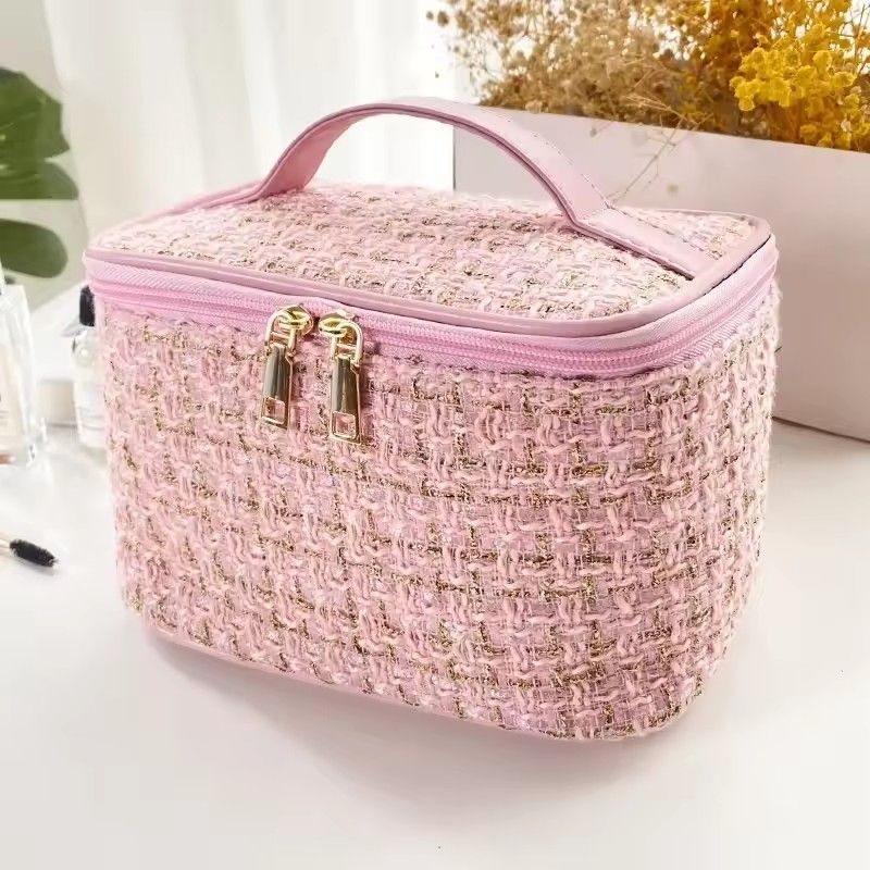 Fashion Small Fragrance Cosmetic Bag Female Large Capacity Portable Ins High Value New Travel Cosmetics Washing Storage Bag Bag