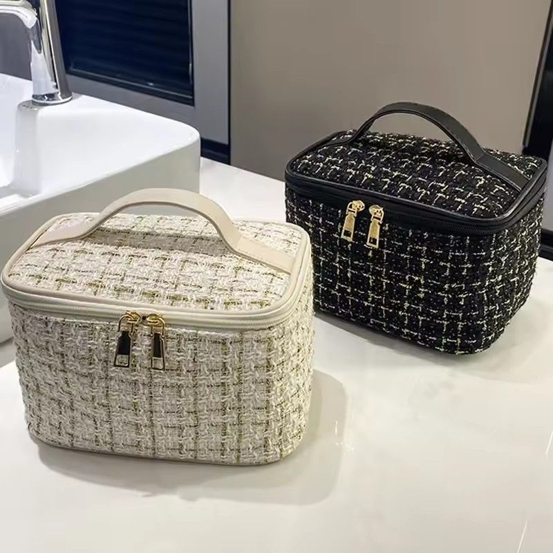 Fashion Small Fragrance Cosmetic Bag Female Large Capacity Portable Ins High Value New Travel Cosmetics Washing Storage Bag Bag