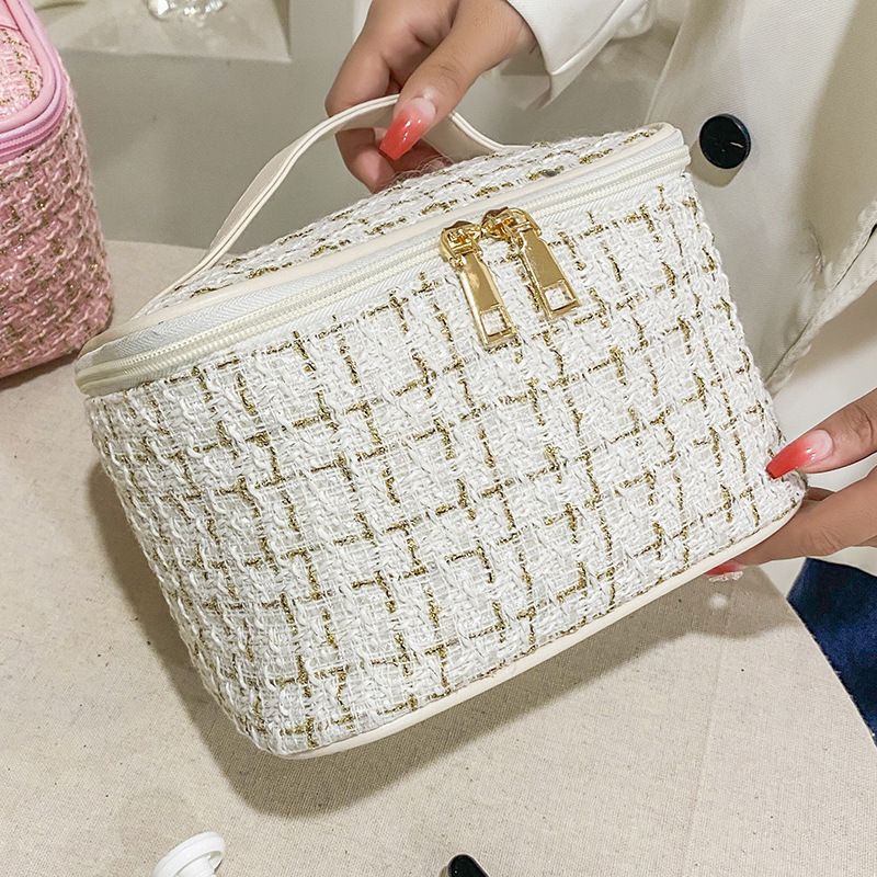 Fashion Small Fragrance Cosmetic Bag Female Large Capacity Portable Ins High Value New Travel Cosmetics Washing Storage Bag Bag