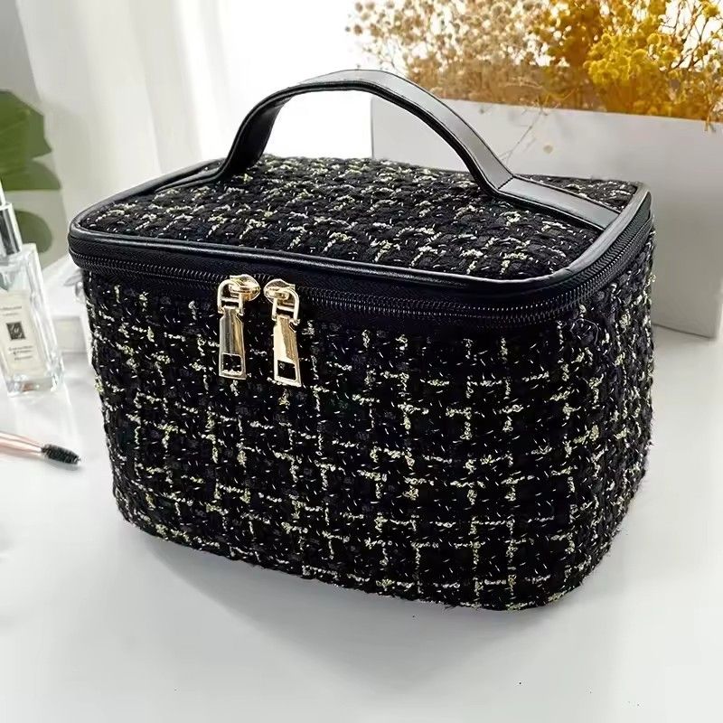 Fashion Small Fragrance Cosmetic Bag Female Large Capacity Portable Ins High Value New Travel Cosmetics Washing Storage Bag Bag
