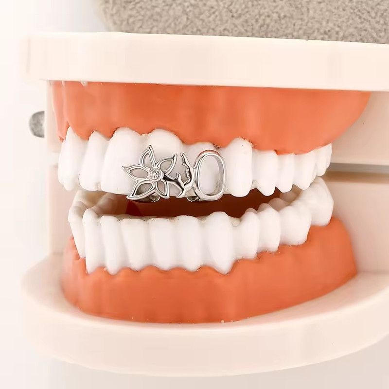 TOPGRILLZ Glossy Double Hollow Flower Tooth Grillz For Women Gold Silver Color Daily Wearable Tooth Jewelry Dental Grills B2-1057