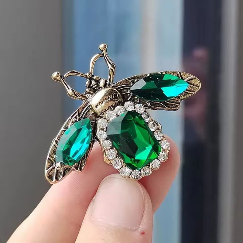 1PC Vintage Retro Bee Rhinestone Brooch Women Crystal Insect Champagne Color Corsage Party Dress Jewelry